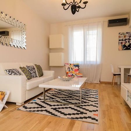 Rise & Shine Sofia Luxury Apartment By Flat Mаnager Экстерьер фото