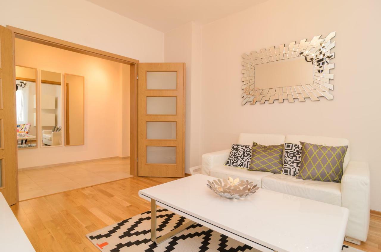 Rise & Shine Sofia Luxury Apartment By Flat Mаnager Экстерьер фото