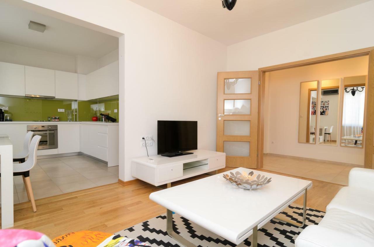 Rise & Shine Sofia Luxury Apartment By Flat Mаnager Экстерьер фото