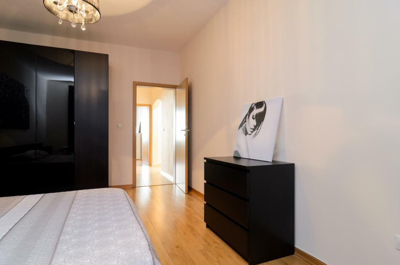 Rise & Shine Sofia Luxury Apartment By Flat Mаnager Экстерьер фото